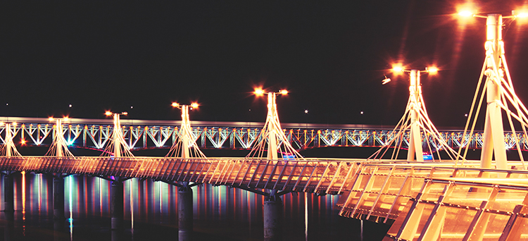 Mergers & Acquisitions, Compraventa de empresas