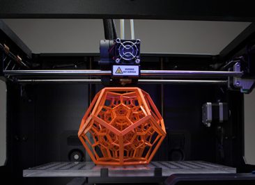 Mergers & Acquisitions, Compraventa de empresas