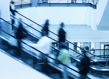 Mergers & Acquisitions, Compraventa de empresas