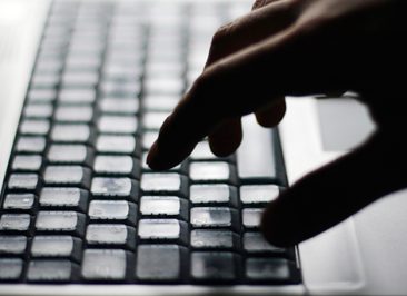 Mergers & Acquisitions, Compraventa de empresas