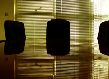 Mergers & Acquisitions, Compraventa de empresas