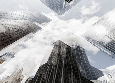 Mergers & Acquisitions, Compraventa de empresas