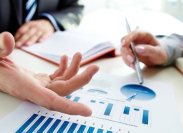 Mergers & Acquisitions, Compraventa de empresas