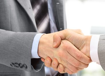 Mergers & Acquisitions, Compraventa de empresas