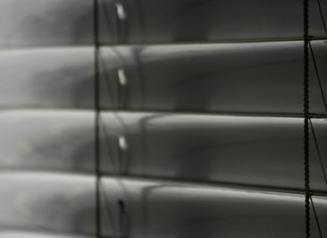 Mergers & Acquisitions, Compraventa de empresas