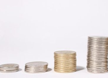 Mergers & Acquisitions, Compraventa de empresas