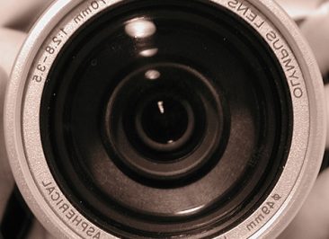 Mergers & Acquisitions, Compraventa de empresas