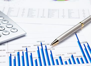 Mergers & Acquisitions, Compraventa de empresas