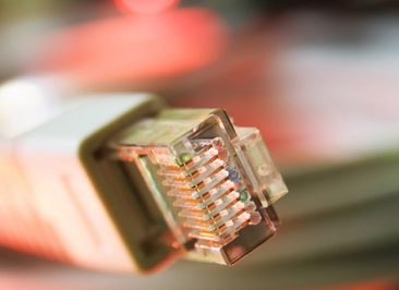 Mergers & Acquisitions, Compraventa de empresas