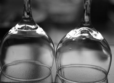 Mergers & Acquisitions, Compraventa de empresas