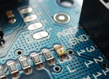 Mergers & Acquisitions, Compraventa de empresas