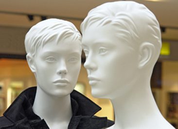 Mergers & Acquisitions, Compraventa de empresas