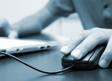 Mergers & Acquisitions, Compraventa de empresas