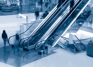 Mergers & Acquisitions, Compraventa de empresas