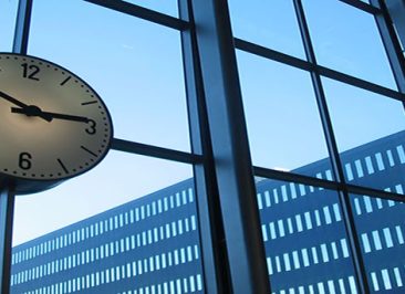 Mergers & Acquisitions, Compraventa de empresas