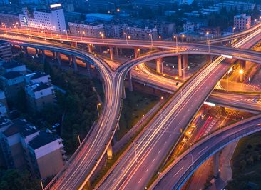 Mergers & Acquisitions, Compraventa de empresas